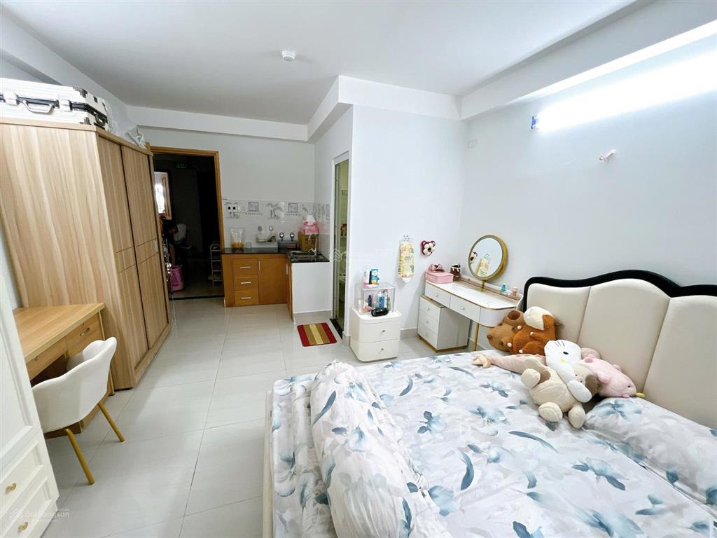 Chdv mt 18 nguyễn ngọc nhựt ( ngay tân hương ) dt  8x18.75m  lửng 4 lầu st thang máy  giá  30tỷ