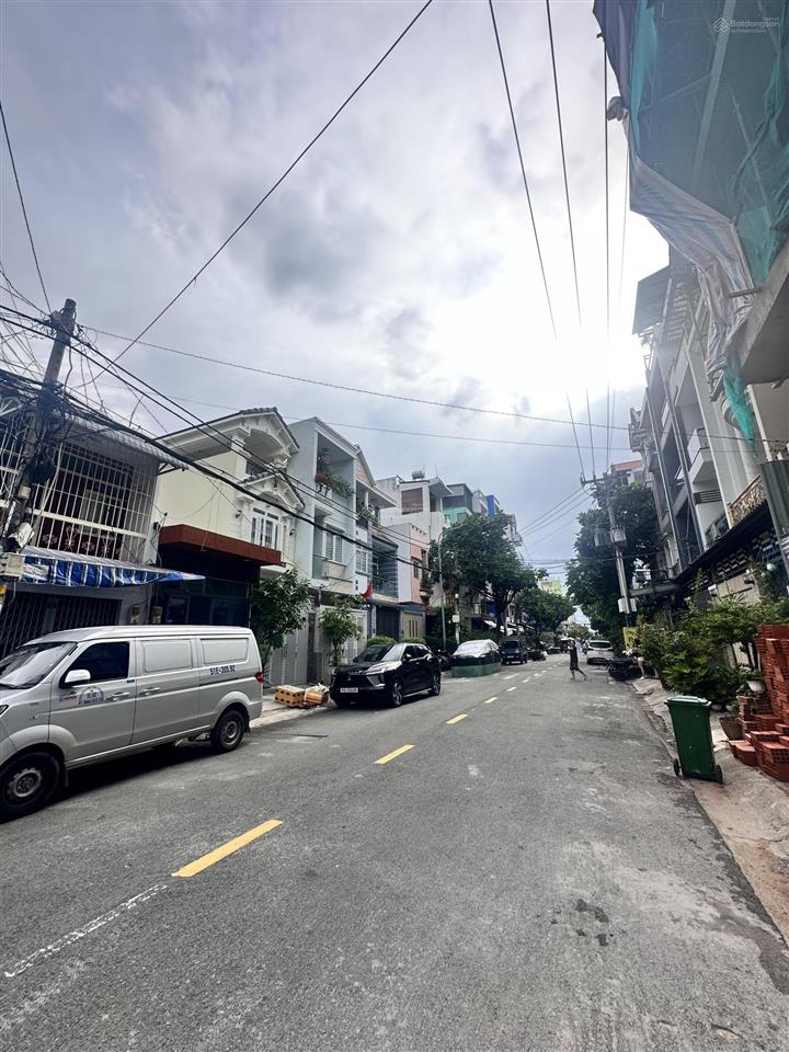 Bán nhà mt lê quốc trinh  p. phú thọ hòa  dt 7x18m  cấp 4  giá 16,5 tỷ tl