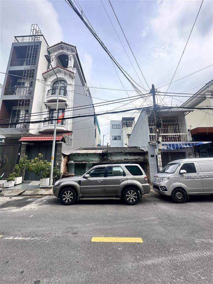Bán nhà mt lê quốc trinh  p. phú thọ hòa  dt 7x18m  cấp 4  giá 16,5 tỷ tl
