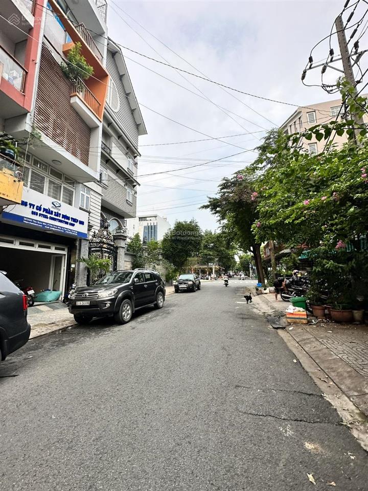 Bán nhà hẻm đẹp 12m thông đường tân sơn nhì  dt 8x20m  trệt 2 lầu  giá 22 tỷ tl