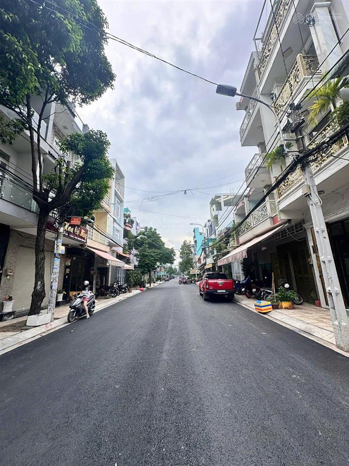 Bán nhà mt thành công  p. tân thành (gần lũy bán bích) dt 8,15x18m  cấp 4  giá 22,5 tỷ tl