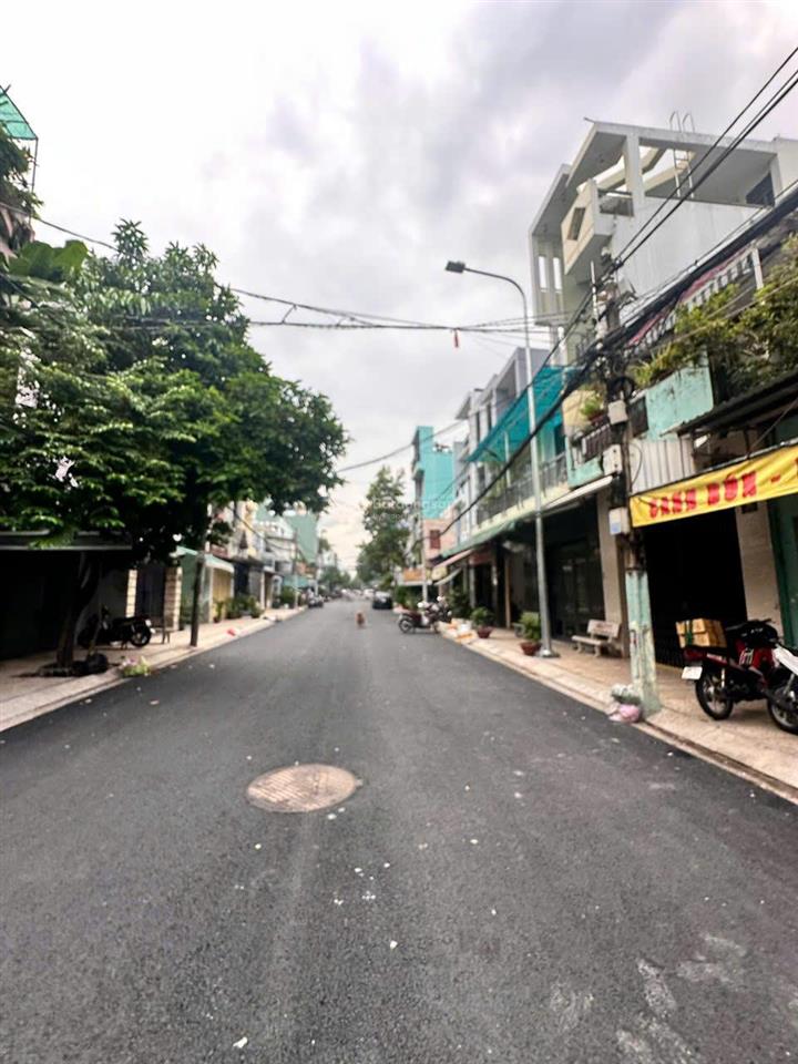 Bán nhà mt thành công  p. tân thành (gần lũy bán bích) dt 8,15x18m  cấp 4  giá 22,5 tỷ tl