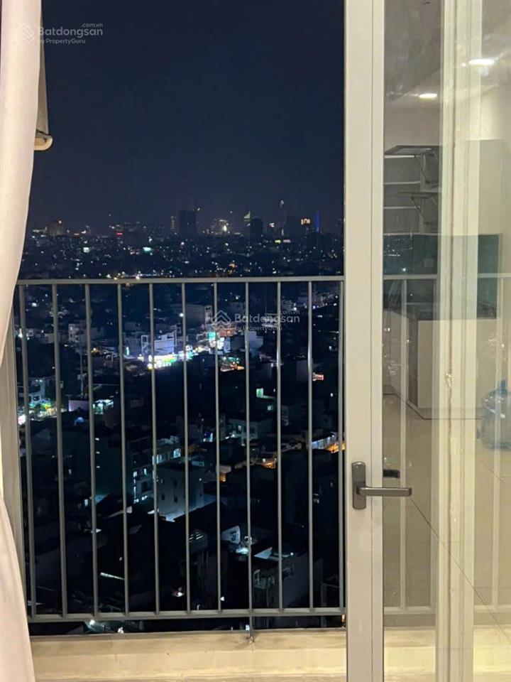 Cho thuê căn 3 phòng ngủ 2 ban công view siêu đẹp có sẵn nội thất cơ bản the pegasuite 1