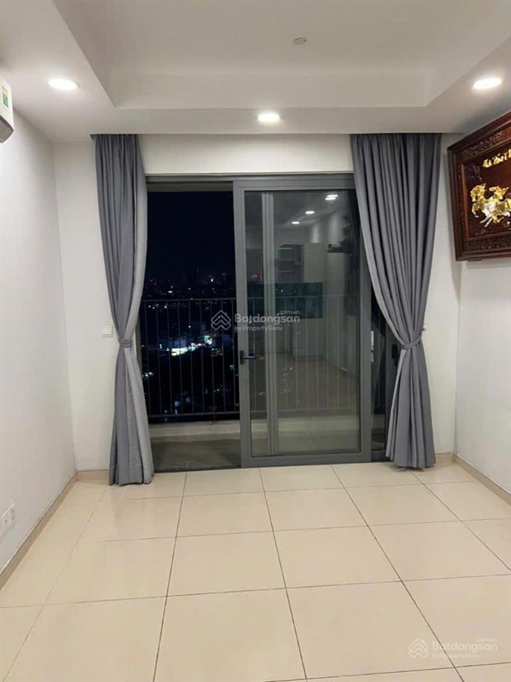 Cho thuê căn 3 phòng ngủ 2 ban công view siêu đẹp có sẵn nội thất cơ bản the pegasuite 1