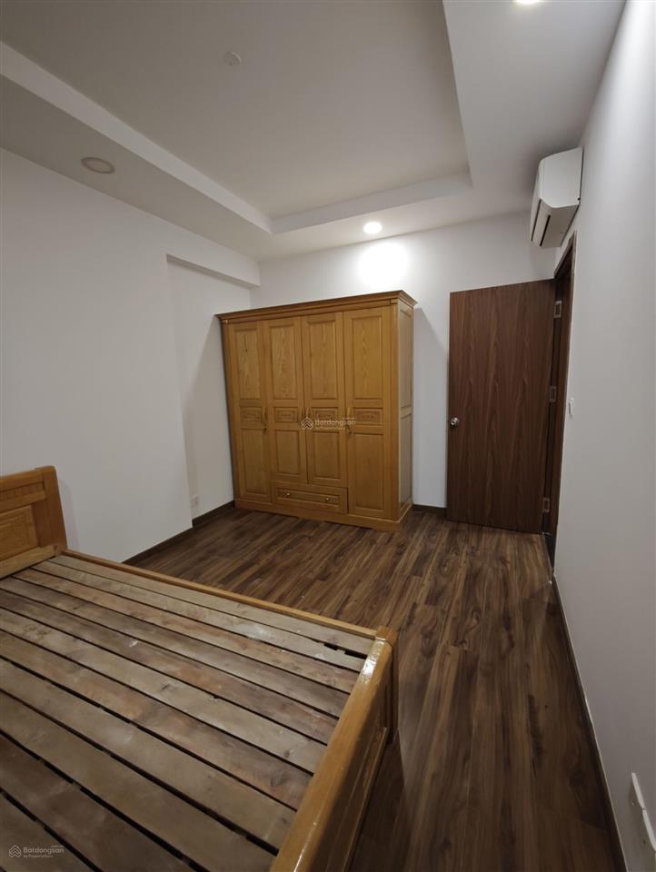Cho thuê căn 3 phòng ngủ 2 ban công view siêu đẹp có sẵn nội thất cơ bản the pegasuite 1