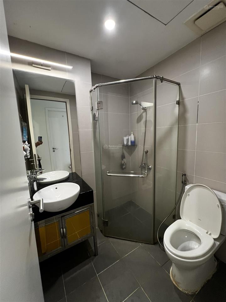 Cần bán căn 2 phòng ngủ 1 toilet tầng cao hướng mát đã có sổ