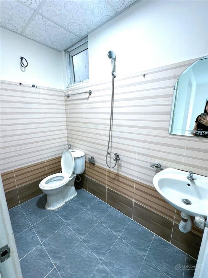 Bán nhanh căn góc b17 tầng 3 view đẹp chung cư hoàng quân, dòng tiền 72tr/năm