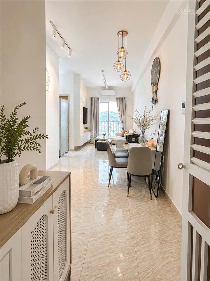 Bán nhanh căn chung cư hoàng quân view biển tầng 10 b2 2pn full nội thất giá tốt