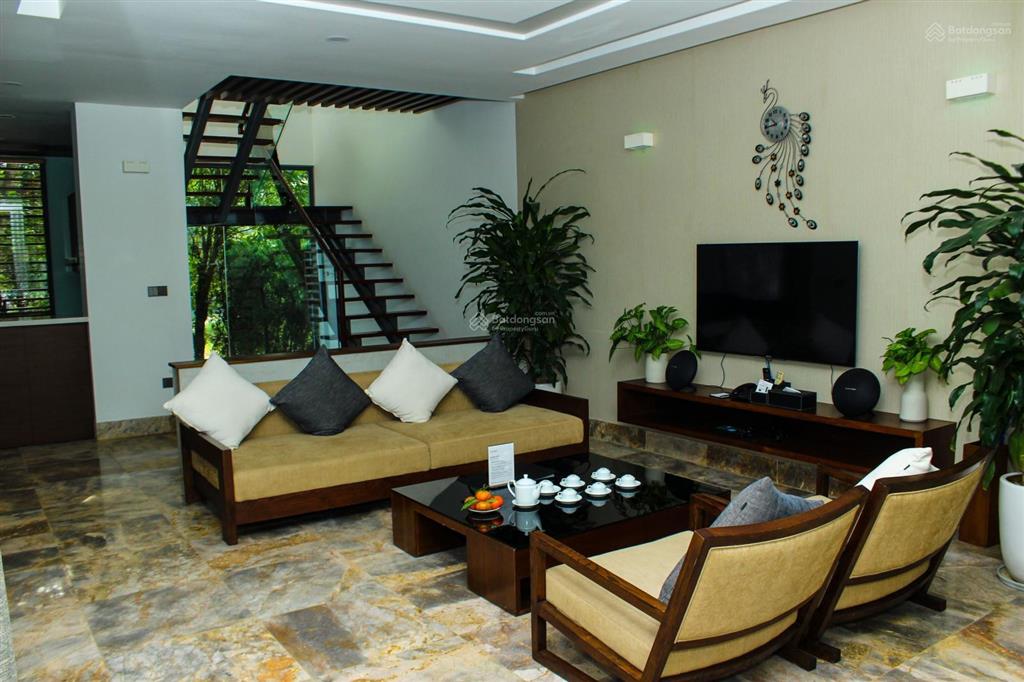 Hot duy nhất charm villa sử dụng 350m2 giá 13,5 tỉ, có thể cải tạo 04 phòng ngủ