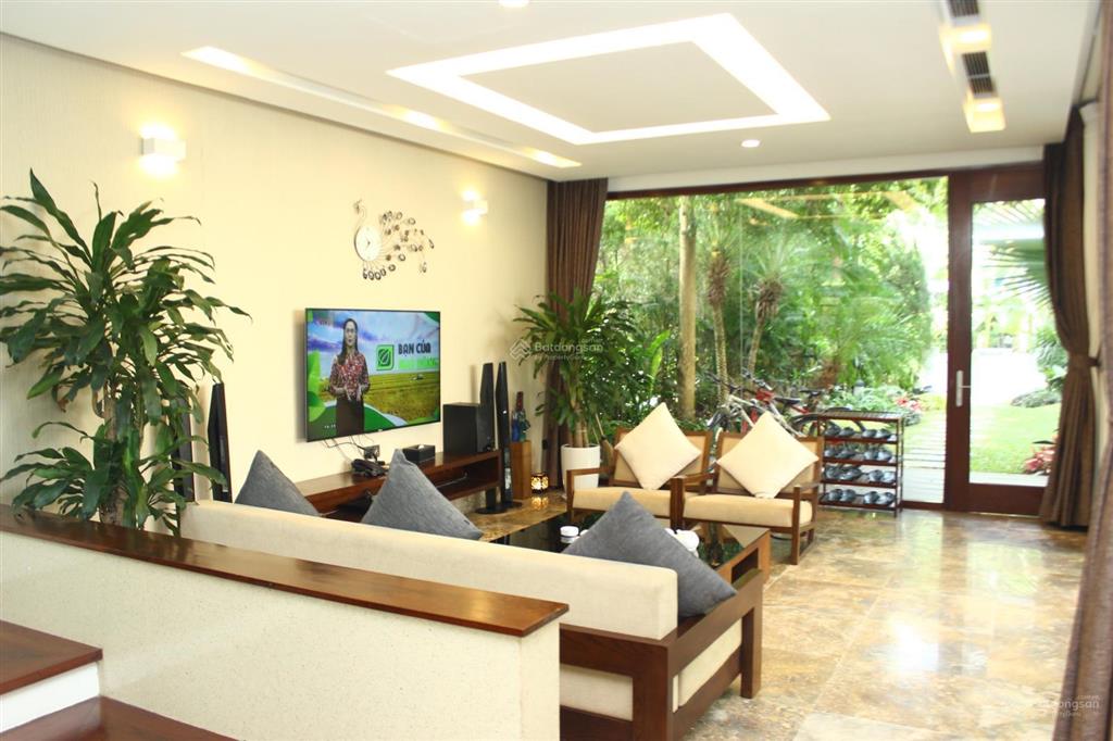 Hot duy nhất charm villa sử dụng 350m2 giá 13,5 tỉ, có thể cải tạo 04 phòng ngủ
