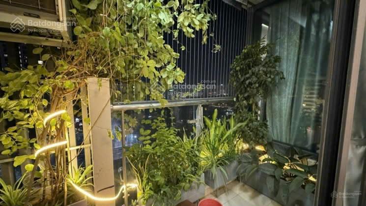 Bán căn hộ 2pn, 1wc, 65m2 view đẹp tại golden land, 4,5 tỷ vnd