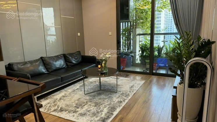 Bán căn hộ 2pn, 1wc, 65m2 view đẹp tại golden land, 4,5 tỷ vnd