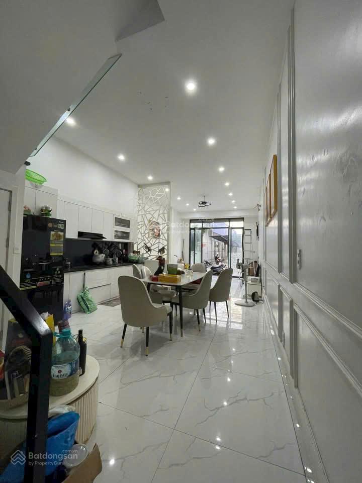 Chỉ 3,89 tỷ  bán nhà 4 tầng mặt đường tuyến 2 trang quan, an đồng an dương, kd tốt, mặt đường lớn