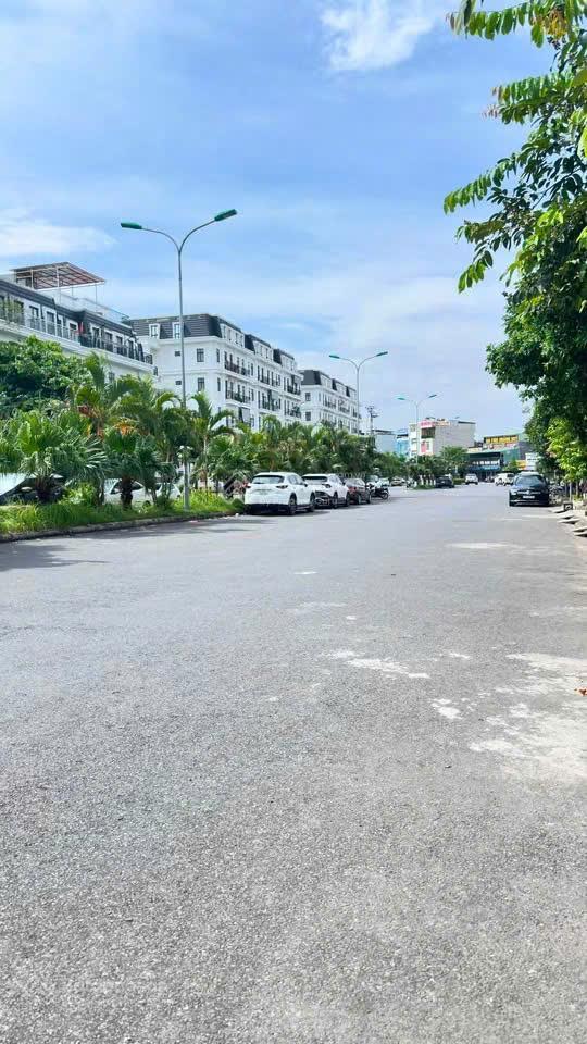 Căn shophouse liền kề 4 tầng 68m2 mặt trục chính 36m hoàng huy an đồng  an dương giá 7,4 tỷ