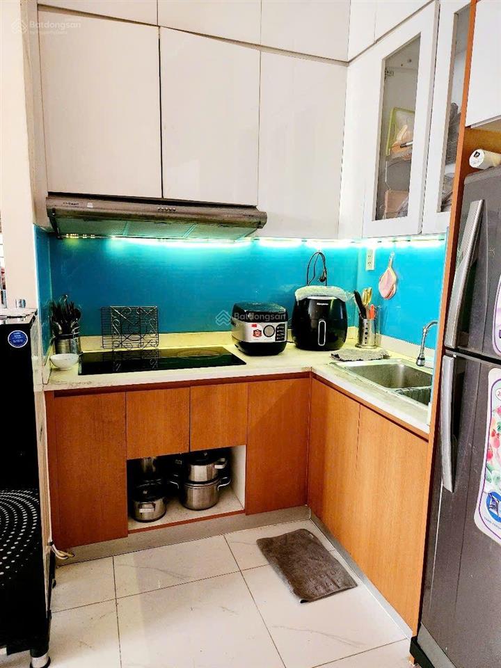 Cho thuê căn hộ sen hồng, block b, giá 5.5trr, căn 50m2, 2pn,2wc, đầy đủ nội thất