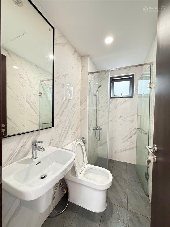 Cho thuê căn hộ cao cấp phú đông sky garden 8tr/2pn,2wc/70m2 có 2 máy lạnh