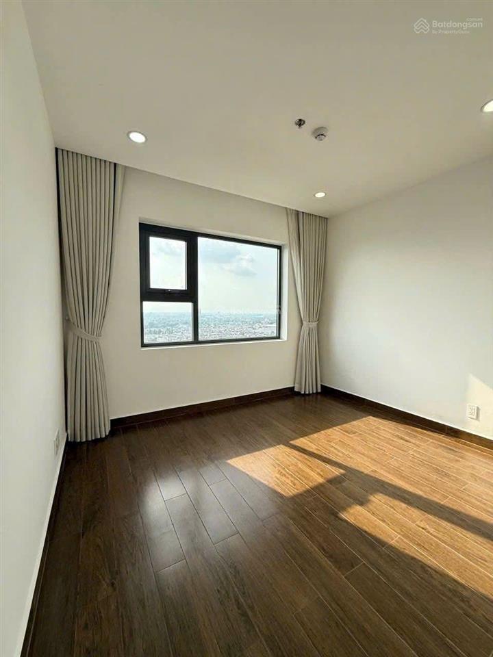 Cho thuê căn hộ phú đông sky garden 8tr/2pn,2wc/70m2 view đông nam