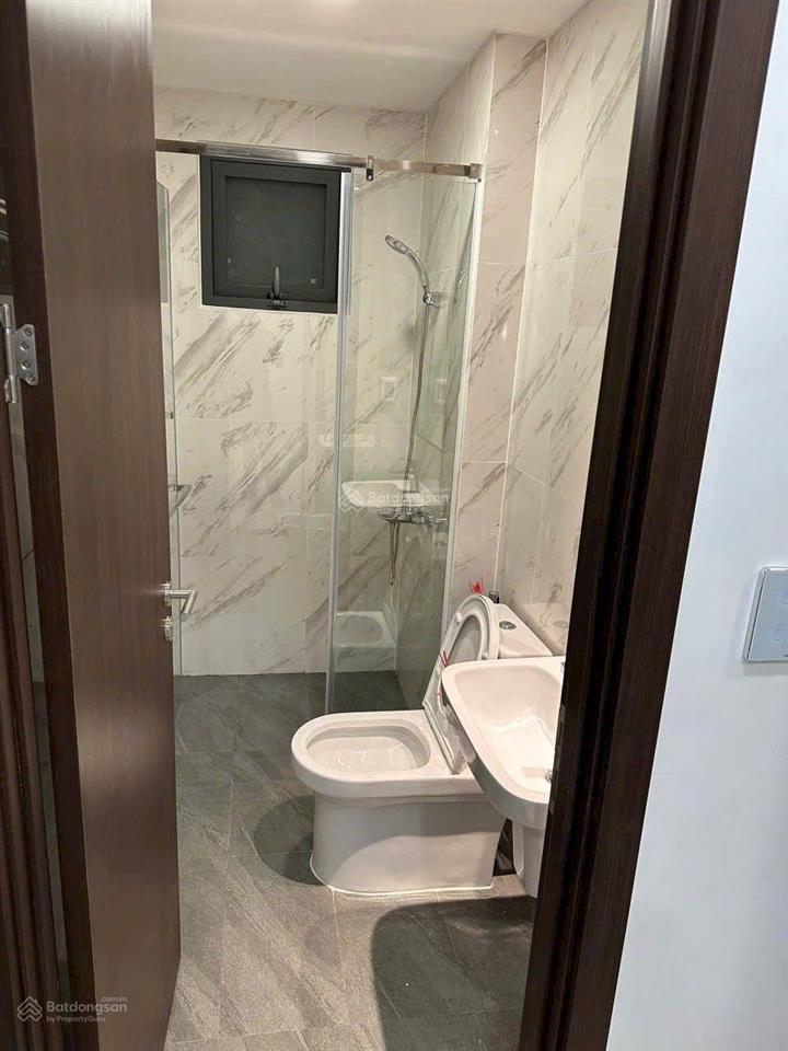 Cho thuê căn hộ phú đông sky garden 8tr/2pn,2wc/70m2 view đông nam