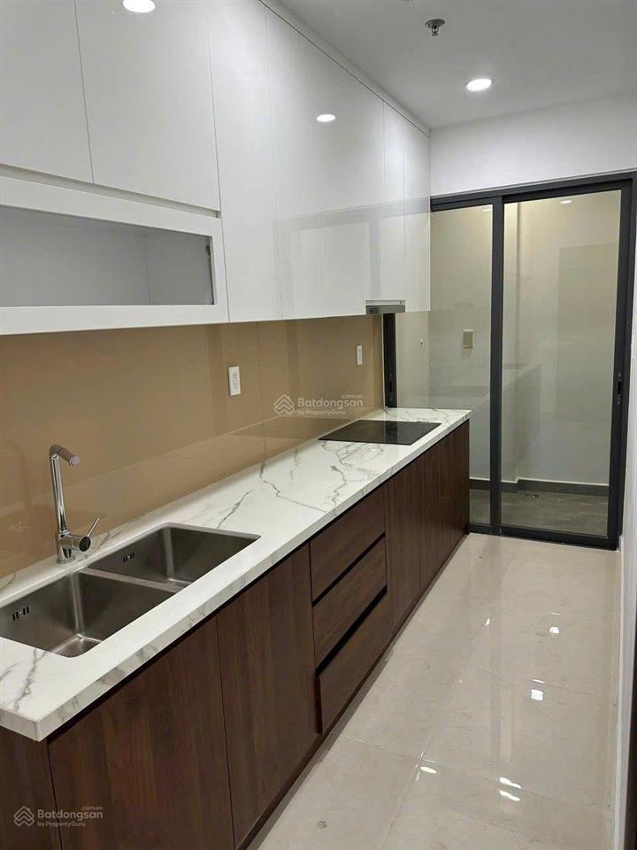 Cho thuê căn hộ phú đông sky garden 8tr/2pn,2wc/70m2 view đông nam
