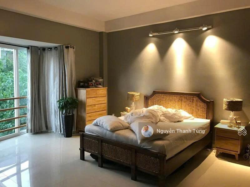 Bán gấp nhà khu biệt thự 766 sư vạn hạnh, quận 10  5 tầng 110m2 (6 x 18) ô tô đậu đỗ, bảo vệ 24/24