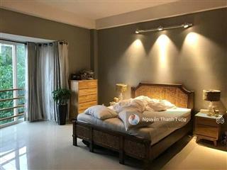 Bán gấp nhà khu biệt thự 766 sư vạn hạnh, quận 10  5 tầng 110m2 (6 x 18) ô tô đậu đỗ, bảo vệ 24/24