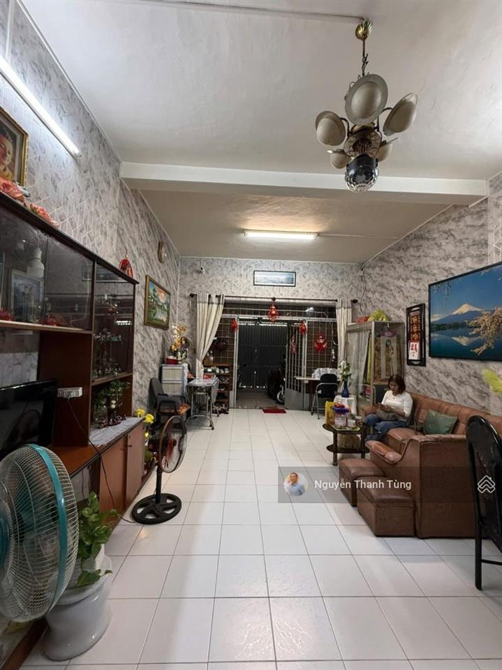 Bán gấp nhà mặt tiền quận 1  ngang lớn bề thế 4.6m x 20m  siêu vị trí ngay nhà thờ tân định