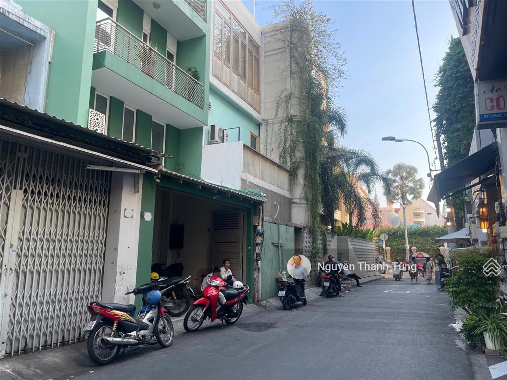Bán gấp nhà mặt tiền quận 1  ngang lớn bề thế 4.6m x 20m  siêu vị trí ngay nhà thờ tân định