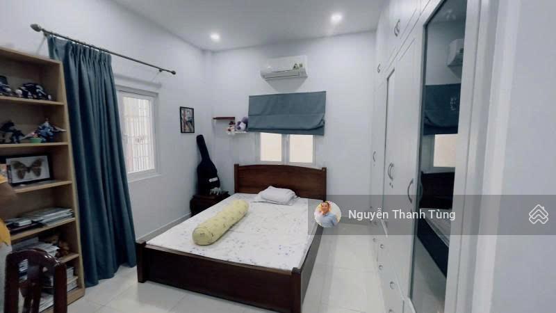 Bán gấp nhà đường nguyễn trãi, quận 5  4 tầng 97m2 (4.5 x 23) sổ đẹp  khúc 2 chiều giáp quận 1.