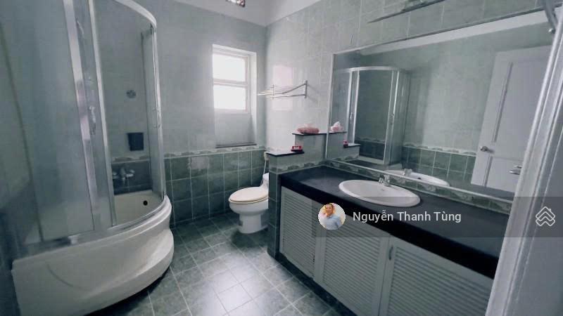 Bán gấp nhà đường nguyễn trãi, quận 5  4 tầng 97m2 (4.5 x 23) sổ đẹp  khúc 2 chiều giáp quận 1.
