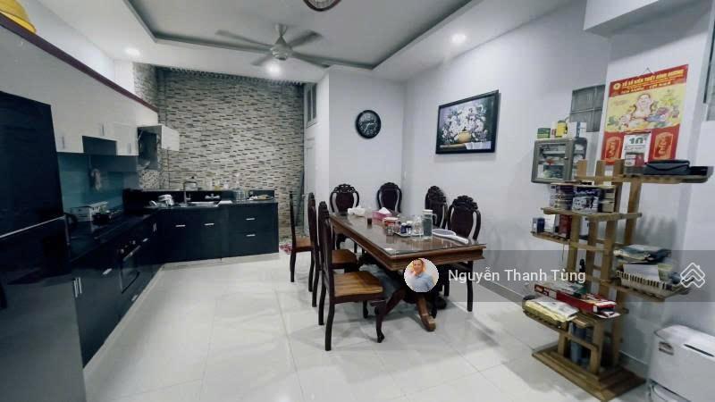 Bán gấp nhà đường nguyễn trãi, quận 5  4 tầng 97m2 (4.5 x 23) sổ đẹp  khúc 2 chiều giáp quận 1.