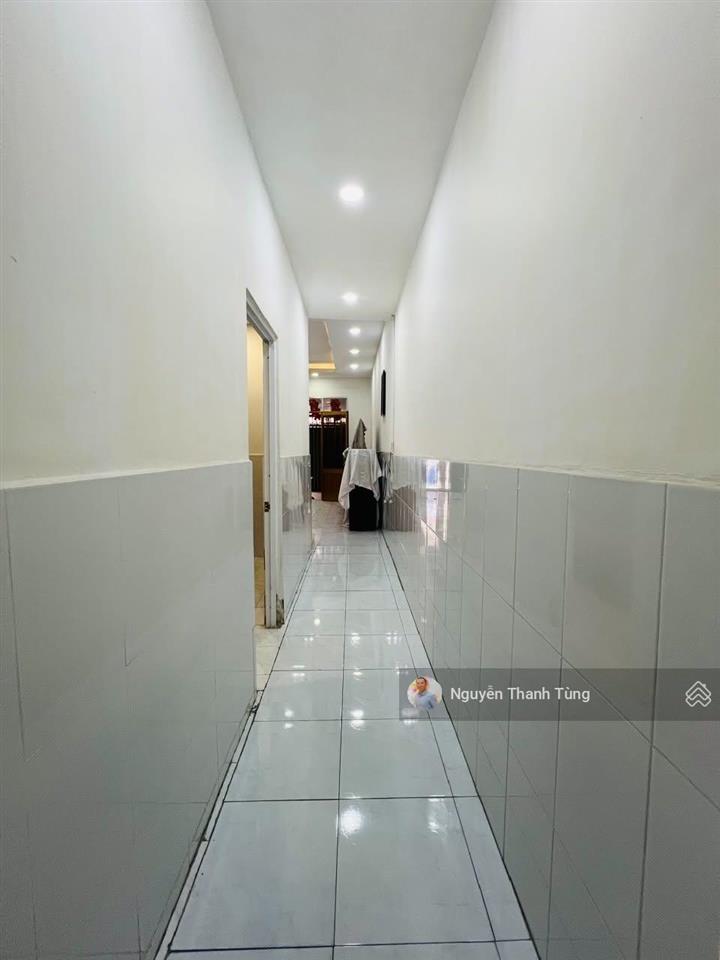 Bán gấp nhà hẻm xe hơi quận 1  cn 69m2 (4.1 x 17) sổ vuông  hẻm ô tô rộng 6m dân trí cao.