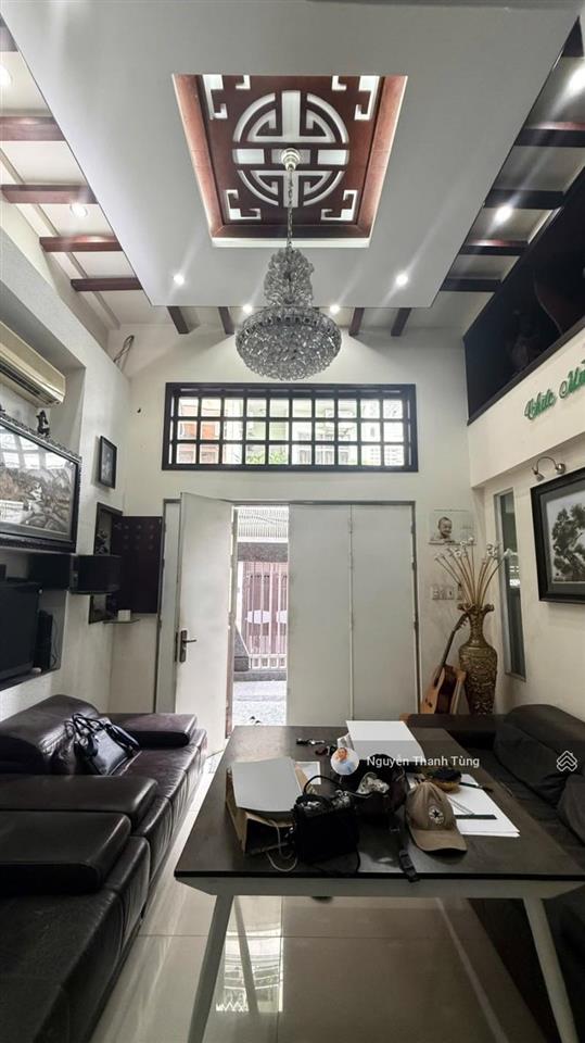 Bán gấp biệt thự có gara ô tô đường cách mạng tháng 8  cn 90m2 xây dựng 5 tầng có sân vườn