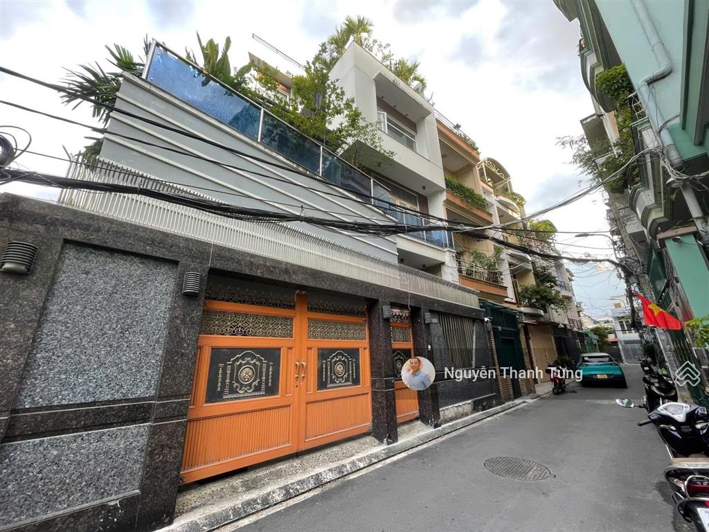 Bán gấp biệt thự có gara ô tô đường cách mạng tháng 8  cn 90m2 xây dựng 5 tầng có sân vườn