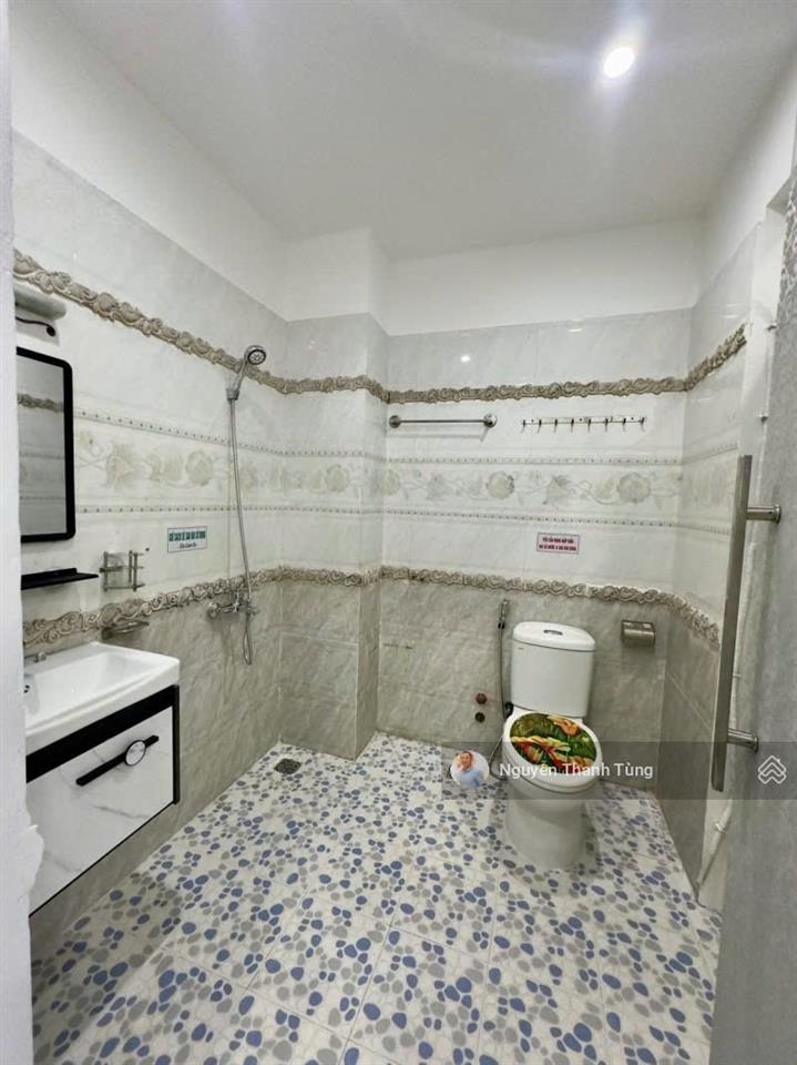 Bán gấp nhà hẻm xe hơi phường cầu kiệu  cách mặt tiền chỉ vài bước chân  5 tầng 62m2 (3.6 x 19)