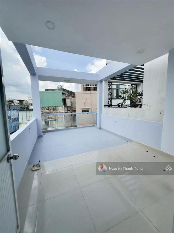 Bán gấp nhà hẻm xe hơi phường cầu kiệu  cách mặt tiền chỉ vài bước chân  5 tầng 62m2 (3.6 x 19)