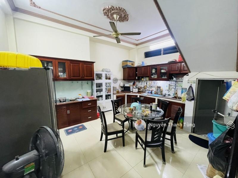 Bán gấp nhà số 9 đường phạm văn hai  110m2 (5.2 x 21) sổ đẹp  đường 10m có lề, ô tô đậu đỗ 24/24