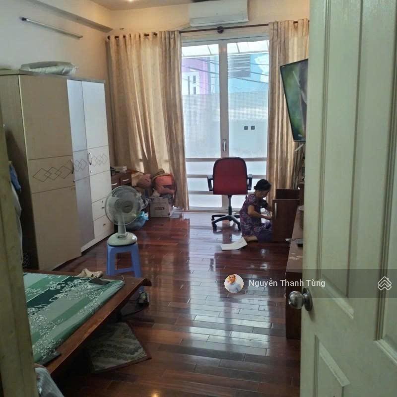Bán gấp nhà đường cư xá đồng tiến, quận 10  4 tầng 78m2 (4 x 19.5)  xe hơi đỗ trước cửa nhà