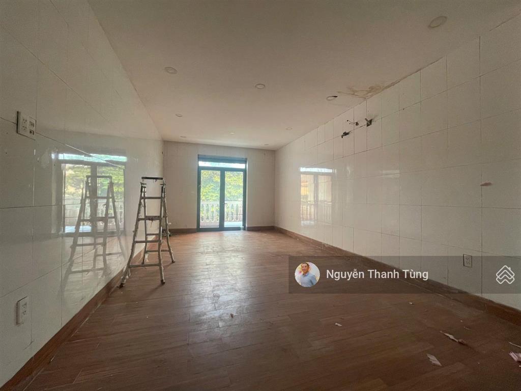 Bán gấp nhà mặt tiền đường sư vạn hạnh  100m2 (4 x 25) sổ vuông  siêu vị trí ngay an đông plaza