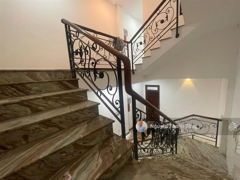 Bán gấp nhà mặt tiền đường sư vạn hạnh  100m2 (4 x 25) sổ vuông  siêu vị trí ngay an đông plaza