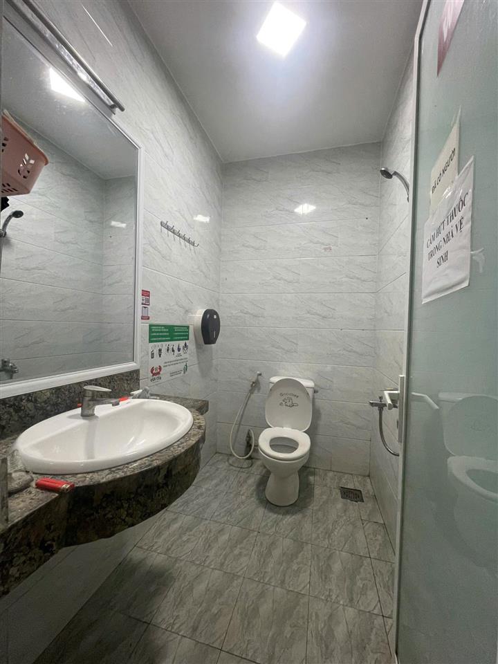 Bán gấp nhà mặt tiền đường sư vạn hạnh  100m2 (4 x 25) sổ vuông  siêu vị trí ngay an đông plaza
