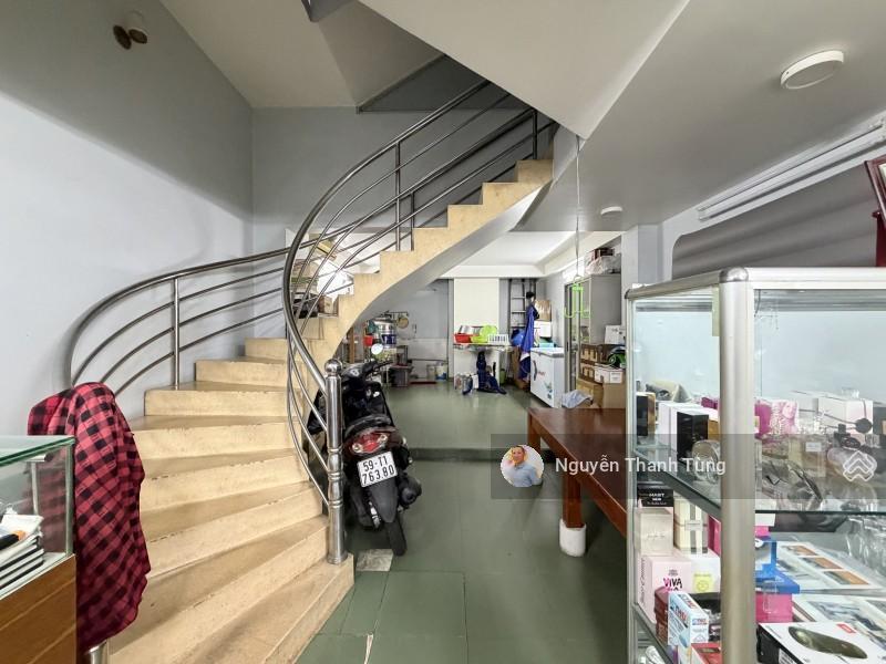 Bán gấp nhà mặt tiền quận 5  5 tầng 90m2 (4.3 x 22) sổ vuông không quy hoạch  kinh doanh đa ngành