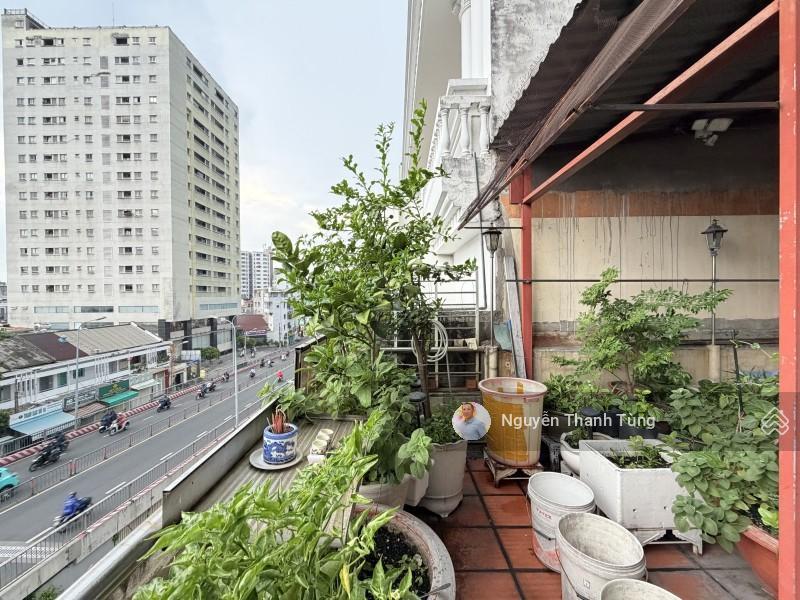 Bán gấp nhà mặt tiền quận 5  5 tầng 90m2 (4.3 x 22) sổ vuông không quy hoạch  kinh doanh đa ngành