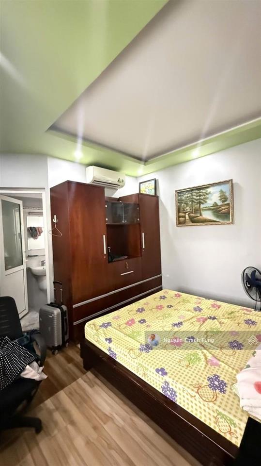 Bán gấp nhà quận 3 có gara ô tô  công nhận 90m2, xây dựng 5 tầng có sân vườn nhiều cây xanh.