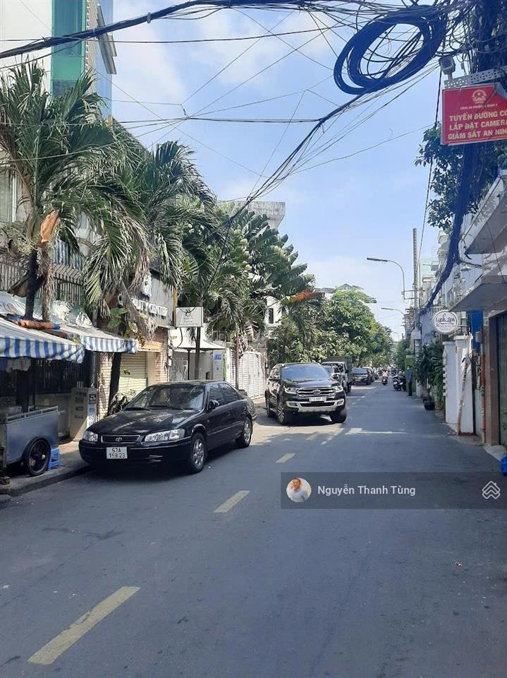 Bán gấp nhà mặt tiền có sân đỗ ô tô cư xá đô thành, quận 3  110m2 (4 x 27)  3 tầng kiên cố ở ngay