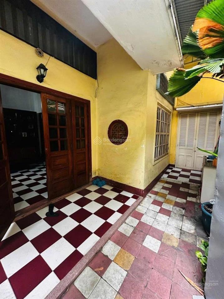 Bán gấp nhà hẻm ô tô quận 10  ngang lớn 7.7m, 103m2 không quy hoạch  chính chủ 3 tầng còn ở tốt