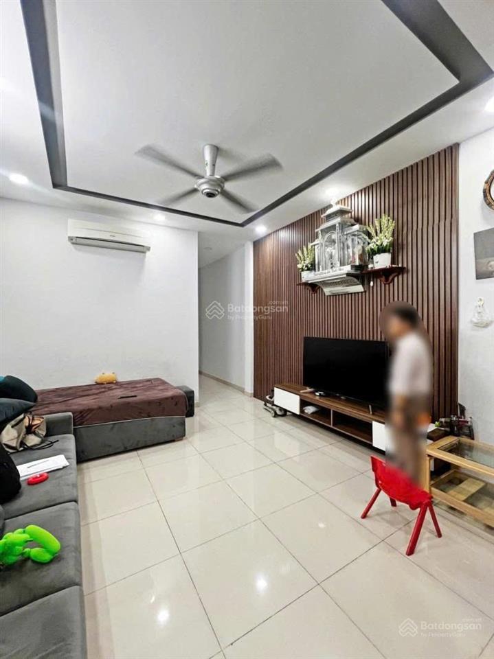 Bán gấp nhà huỳnh văn bánh, phú nhuận  100m2 (4 x 15) nở hậu chữ l 14m  chỉ 10m ra mặt tiền