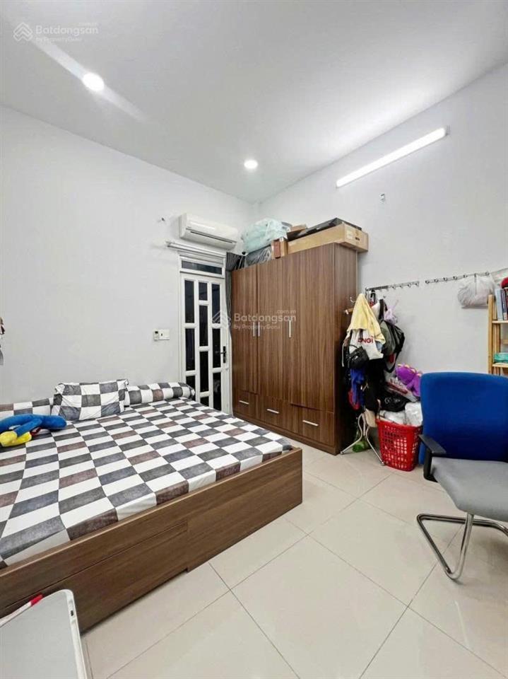 Bán gấp nhà huỳnh văn bánh, phú nhuận  100m2 (4 x 15) nở hậu chữ l 14m  chỉ 10m ra mặt tiền