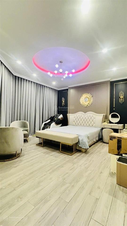 Bán gấp nhà hẻm xe hơi giáp quận 1  4 tầng 100m2 (5.8 x 15) có hồ bơi lớn và phòng karaoke xịn.