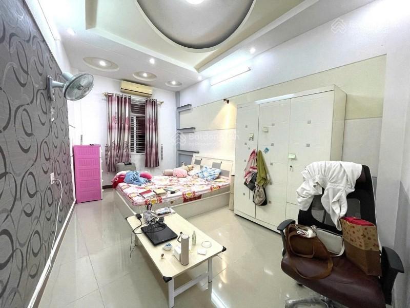 Bán gấp nhà mặt tiền quận 5  công nhận 79m2 (3.6 x 25) sổ hồng riêng  4 tầng còn mới sử dụng ngay