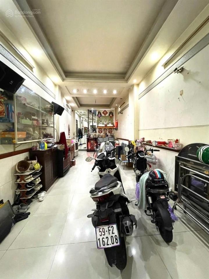 Bán gấp nhà mặt tiền quận 5  công nhận 79m2 (3.6 x 25) sổ hồng riêng  4 tầng còn mới sử dụng ngay